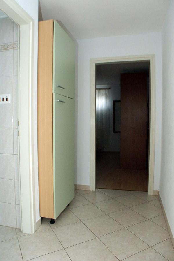Apartments By The Sea Duga Luka - Prtlog, Labin - 2367 Drenje  エクステリア 写真