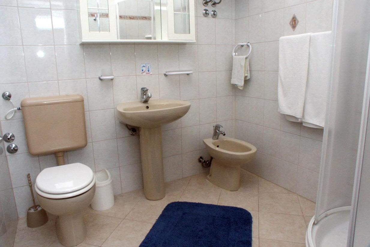 Apartments By The Sea Duga Luka - Prtlog, Labin - 2367 Drenje  エクステリア 写真